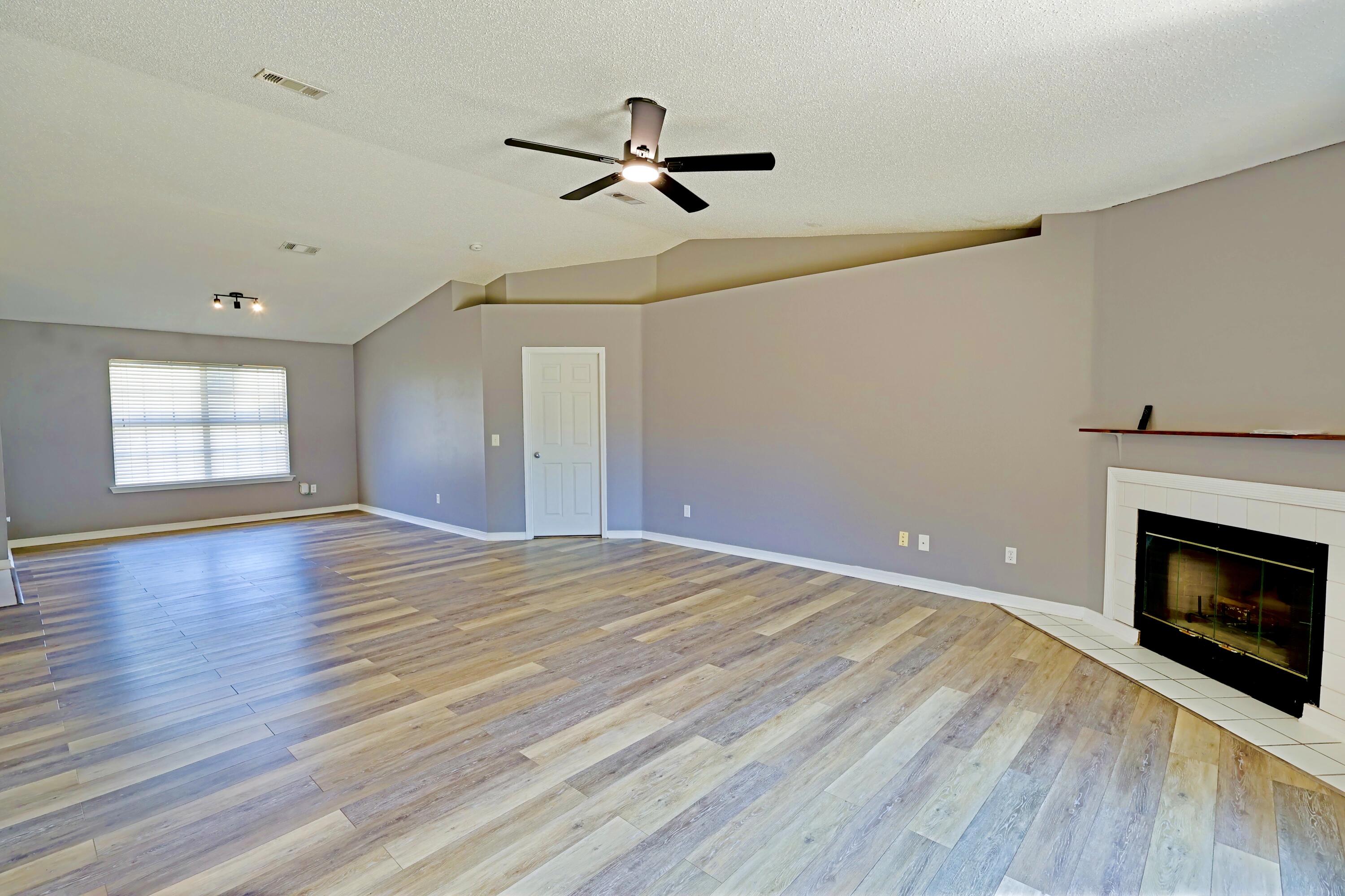 1965 Jessica Way Navarre, FL 32566 - Photo 5 of 31