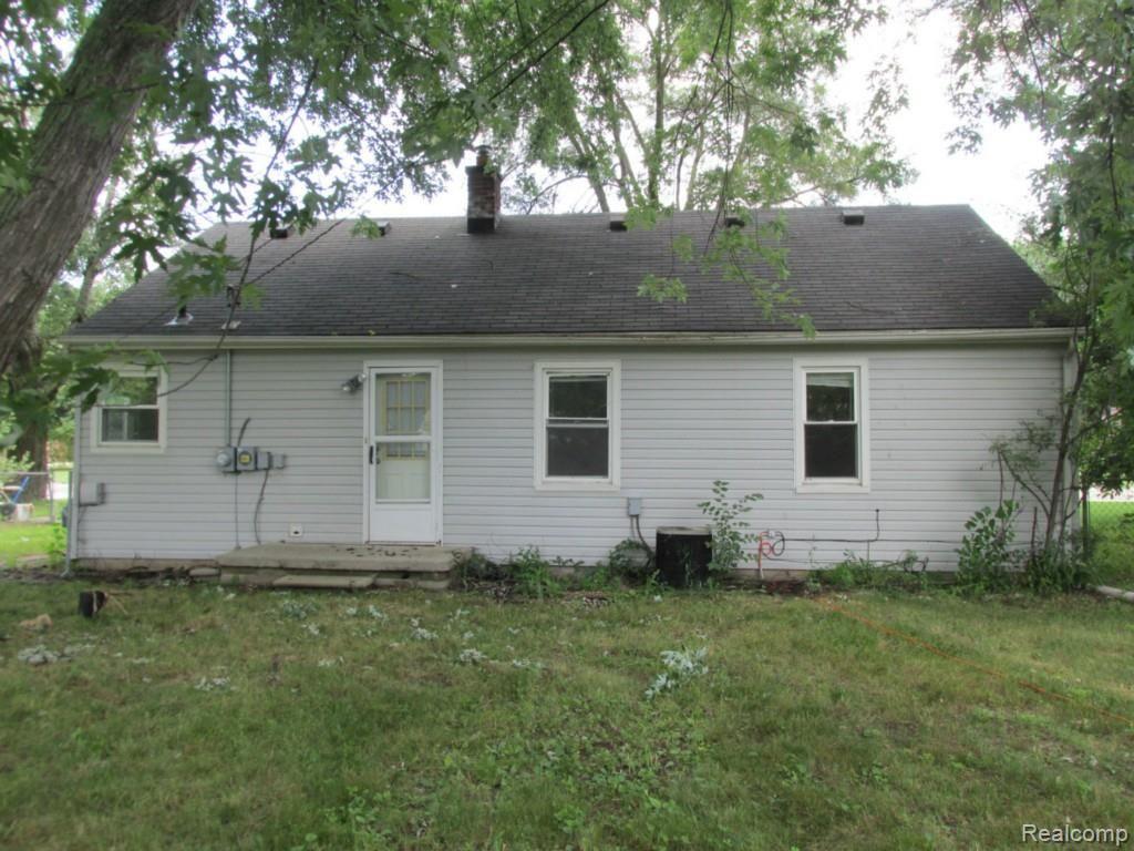 14811 Merriman Road Livonia, MI 48154 - Photo 5 of 27 14811 MERRIMAN LIVONIA (36).jpg