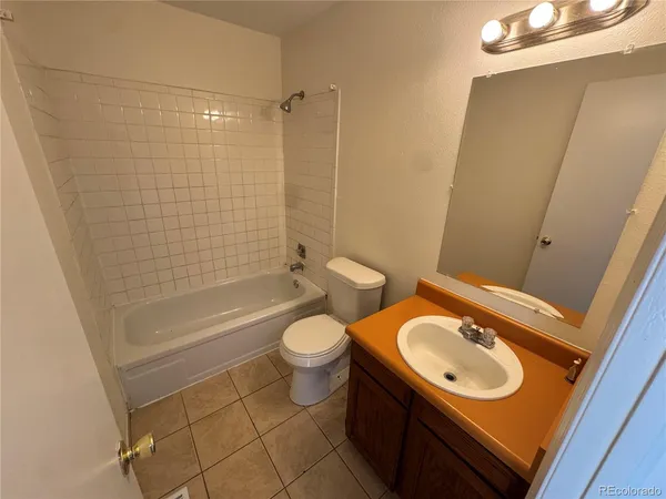 $2,300 | 3839 South Evanston Street, Aurora, CO 80014