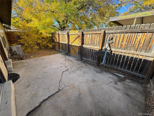 $2,300 | 3839 South Evanston Street, Aurora, CO 80014
