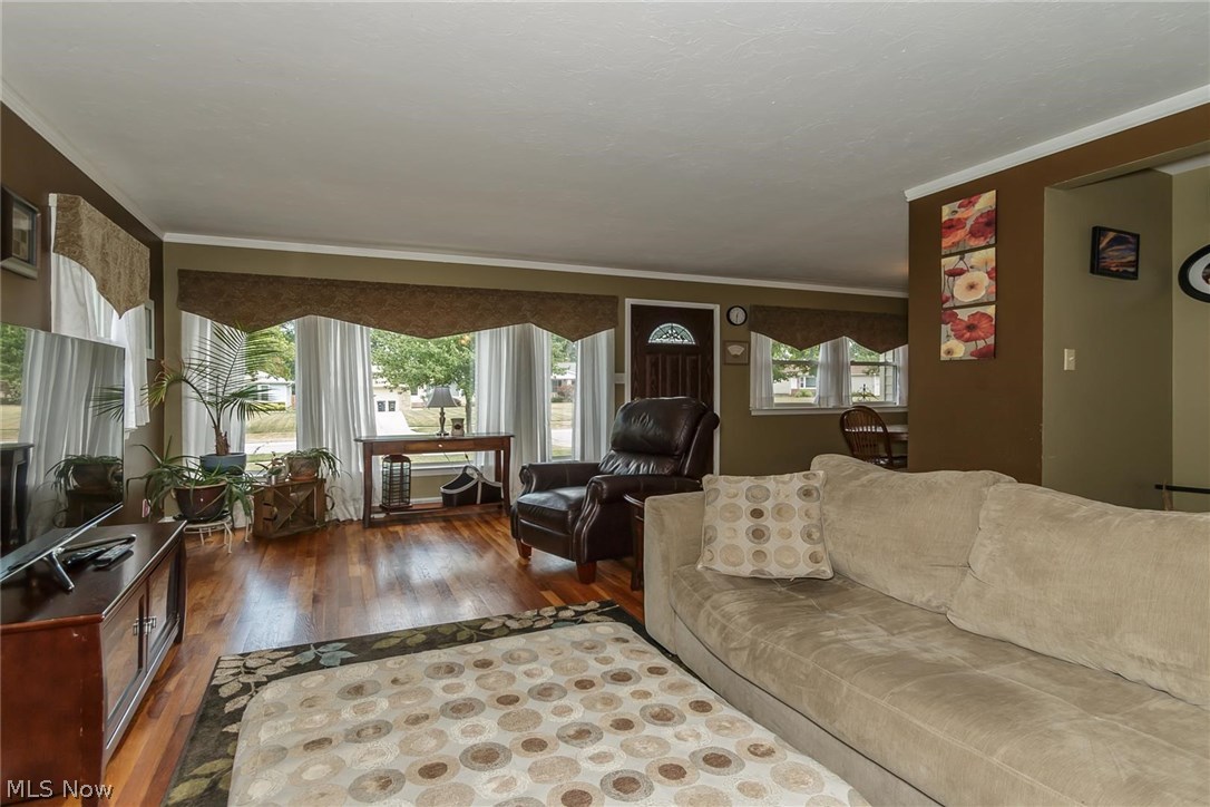 4986 North Sedgewick Road Cleveland, OH 44124 - Photo 4 of 29 Gallery Image 4