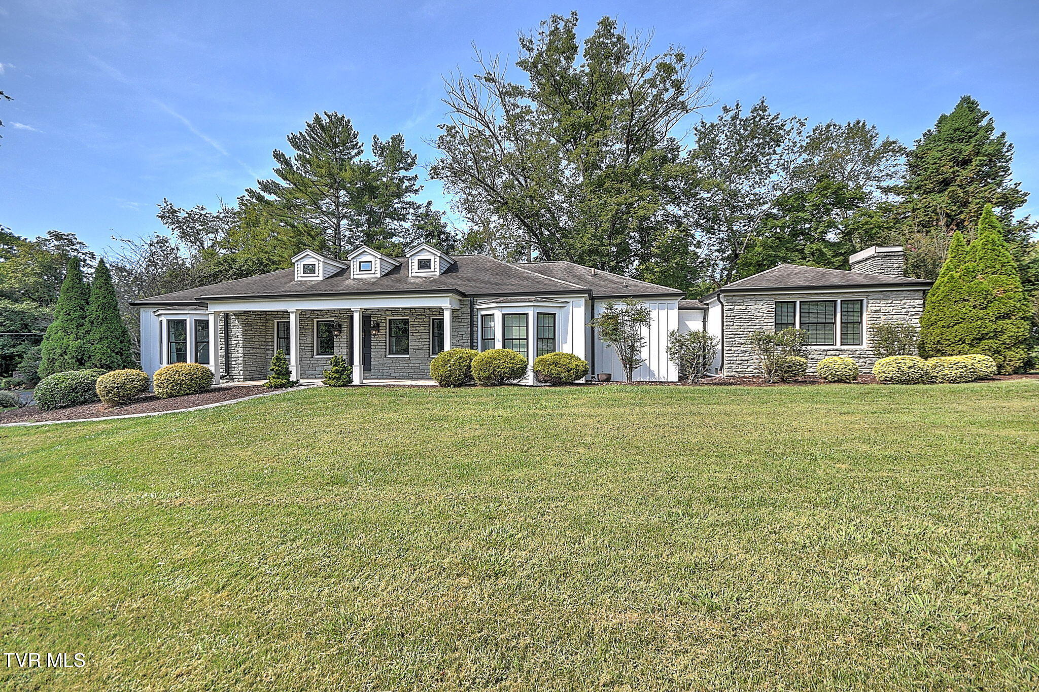 204 Parkway Road Bristol, TN 37620 - Photo 72 of 75 3-web-or-mls-204 Parkway KW-3
