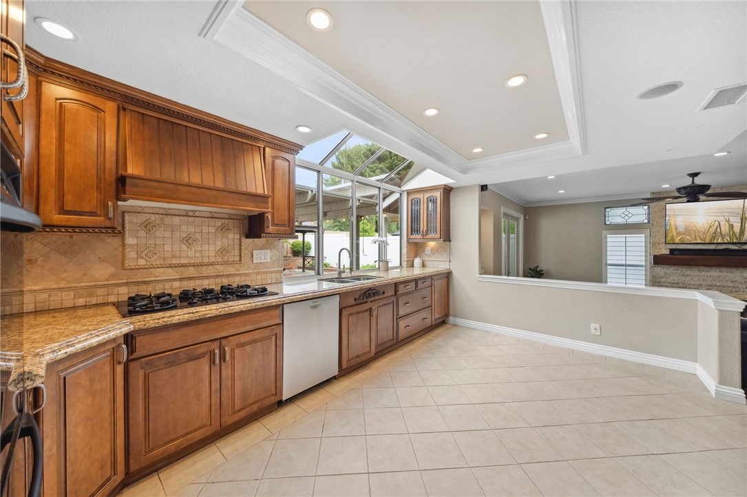 3319 Deaver Drive Corona, CA 92882 - Photo 11 of 43