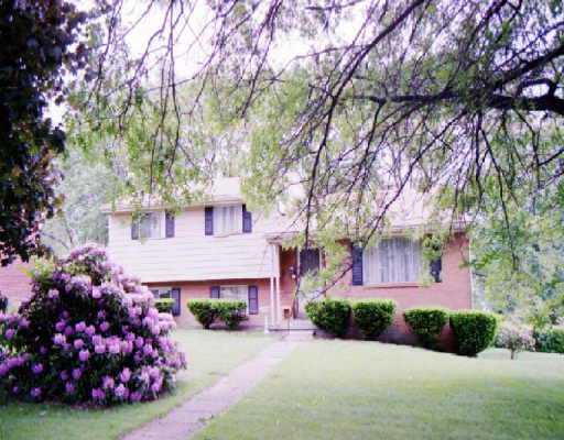 1102 Lindsay Road Carnegie, PA 15106 - Photo 1 of 1 Gallery Image 1