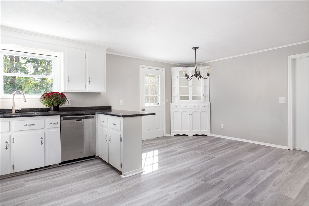 20 Del Rio Court Warwick, RI 02818 - Photo 23 of 40