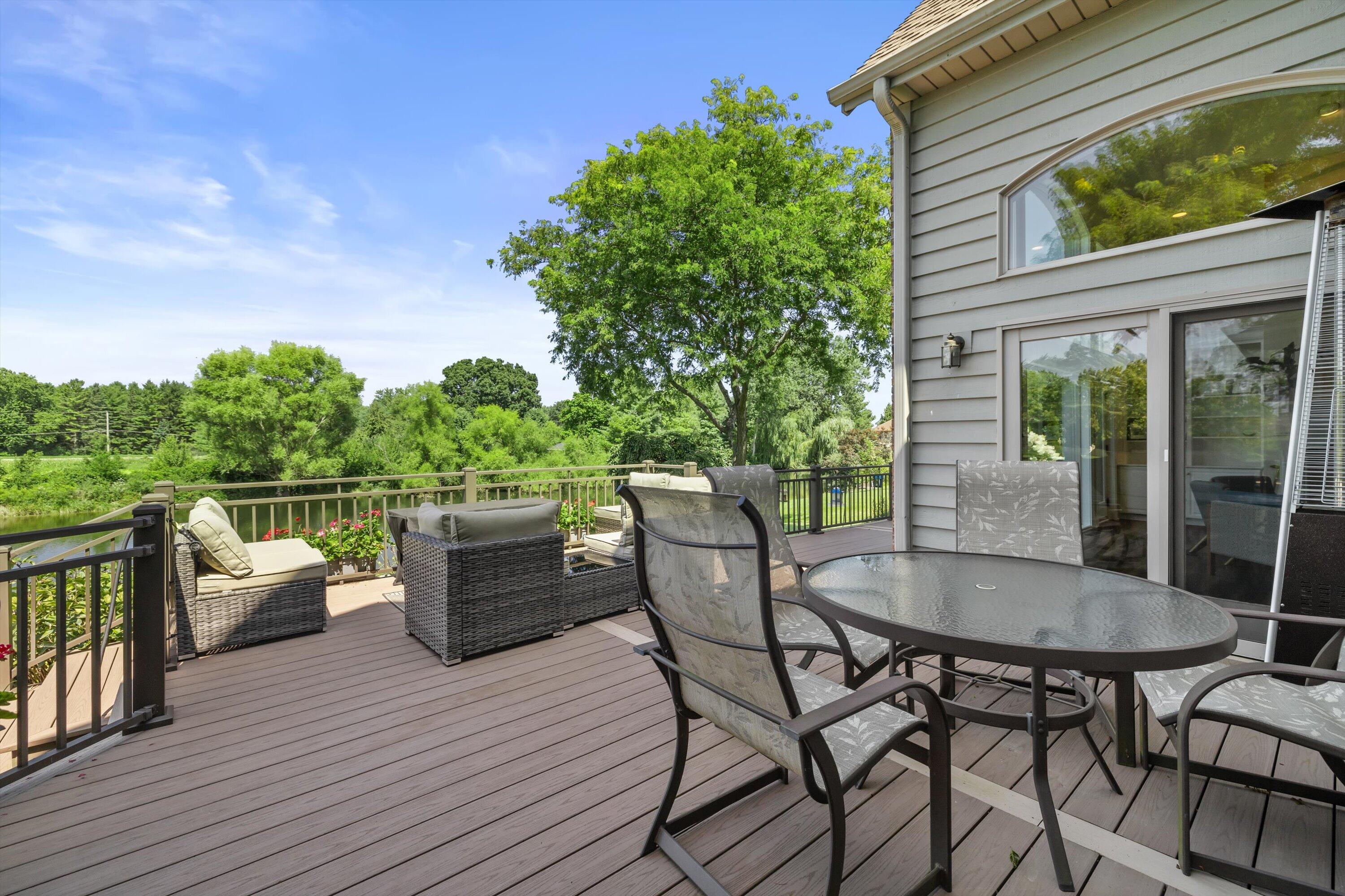 1228 5 Mile Road Caledonia, WI 53402 - Photo 43 of 50 Deck
