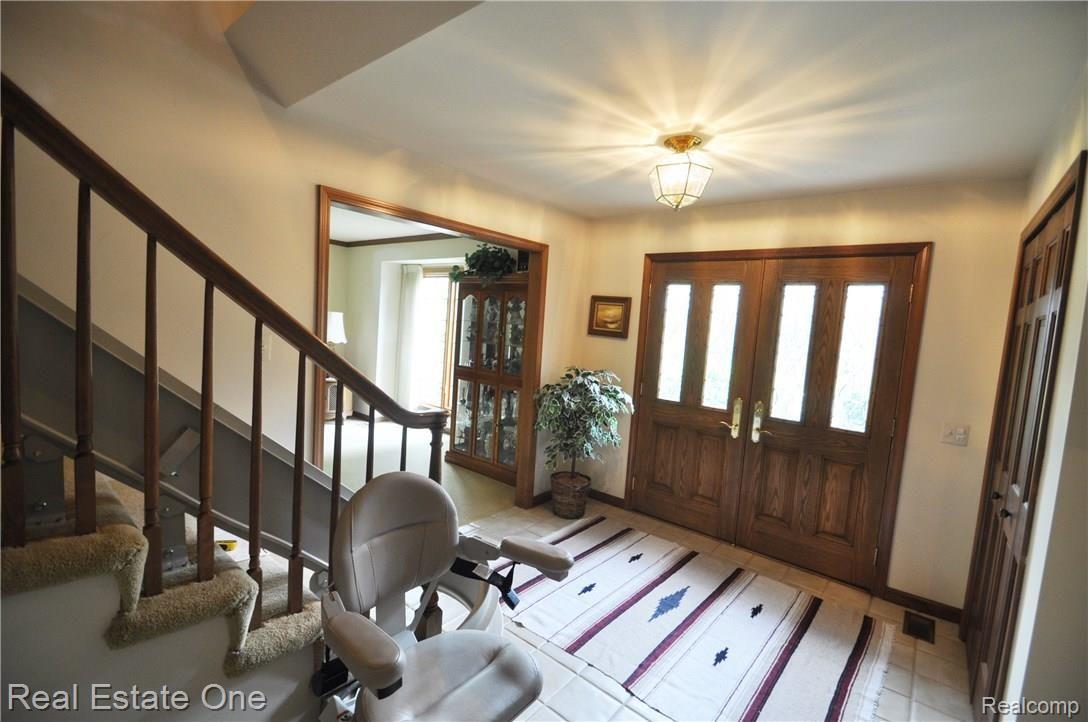 1803 Quincy Drive Rochester, MI 48306 - Photo 4 of 27 4.JPG