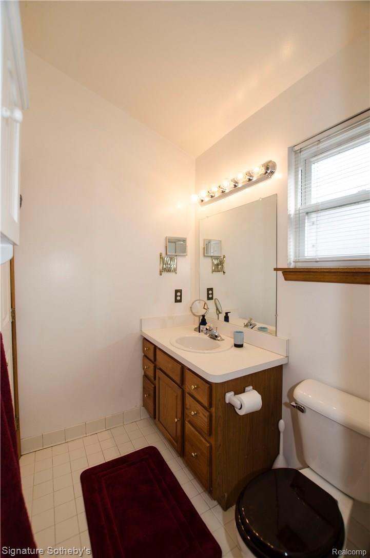 2333 Crooks Road Royal Oak, MI 48073 - Photo 26 of 51 master bath 1.JPG