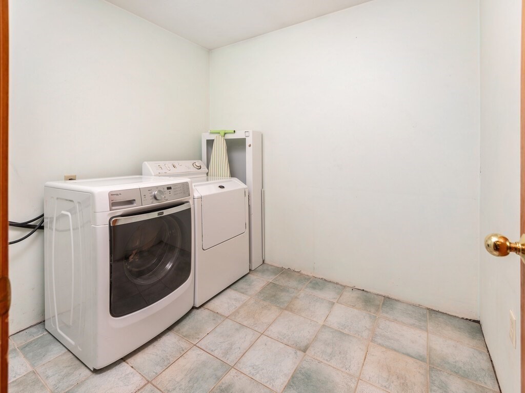 4 Thurston Hill Road Rutland, MA 01543 - Photo 25 of 35 a utility room with dryer and washer