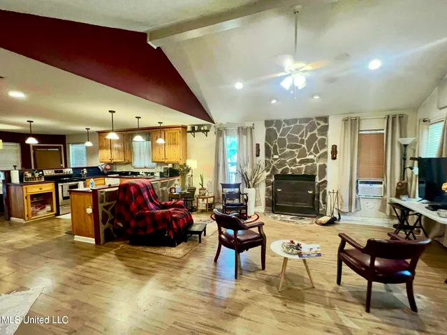 $200,000 | 17105 Spring Lake Drive West, Vancleave, MS 39565