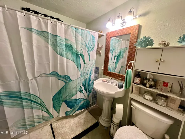 $200,000 | 17105 Spring Lake Drive West, Vancleave, MS 39565