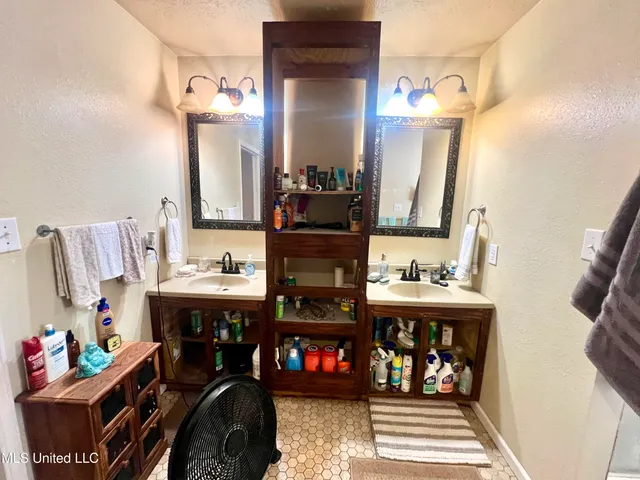 $200,000 | 17105 Spring Lake Drive West, Vancleave, MS 39565