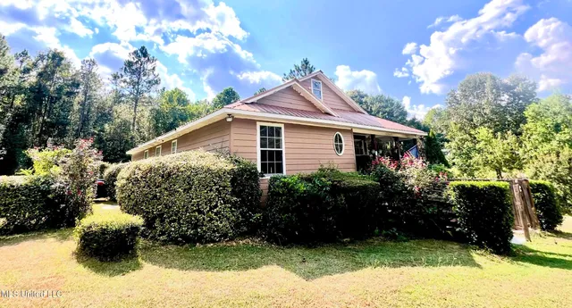 $200,000 | 17105 Spring Lake Drive West, Vancleave, MS 39565