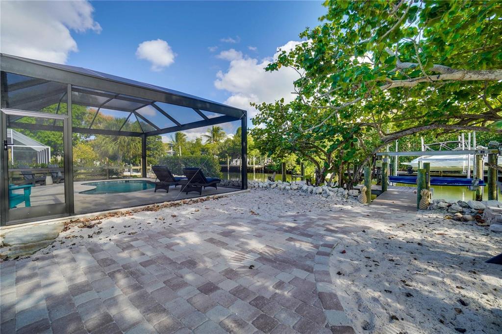 640 Lyons Lane Longboat Key, FL 34228 - Photo 11 of 18