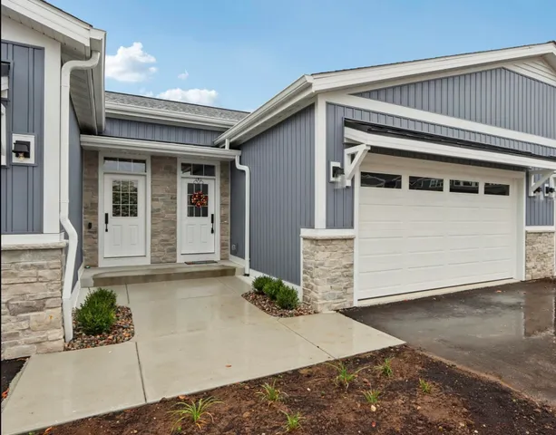 $399,900 | 405 Falcon Ridge Drive, Unit 13, Burlington, WI 53105