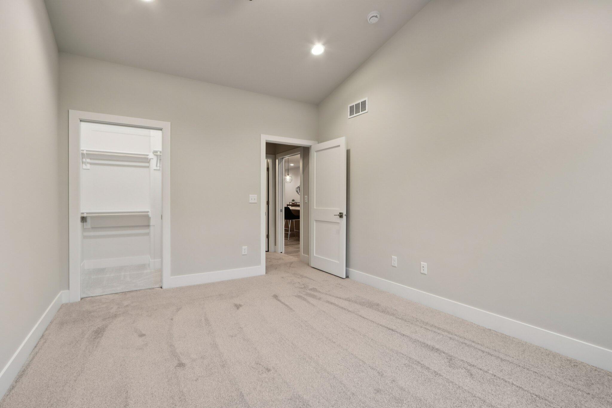 405 Falcon Ridge Drive, Unit 13 Burlington, WI 53105 - Photo 14 of 30 14. master v2