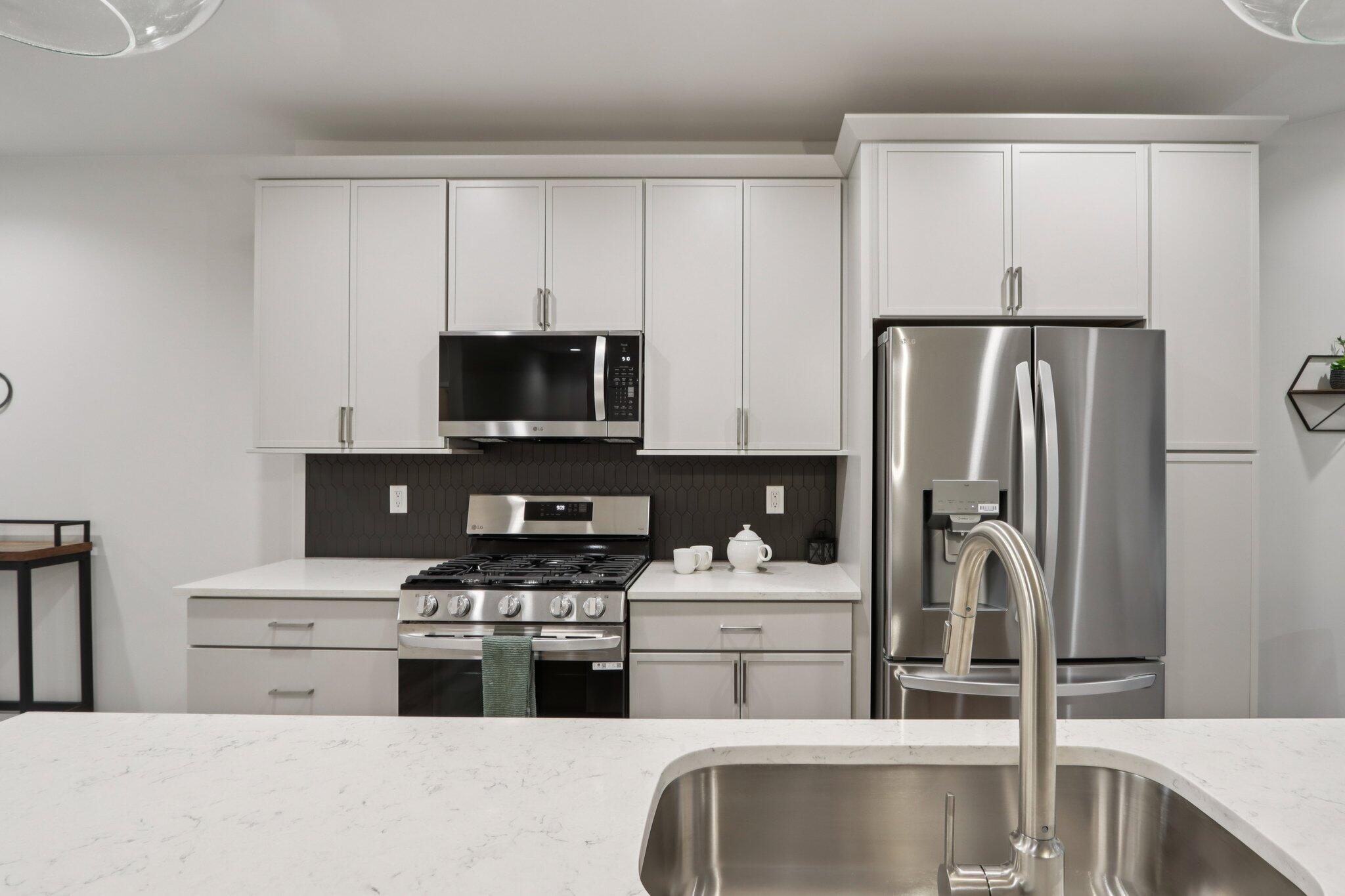 405 Falcon Ridge Drive, Unit 13 Burlington, WI 53105 - Photo 7 of 30 7 kitchen v5