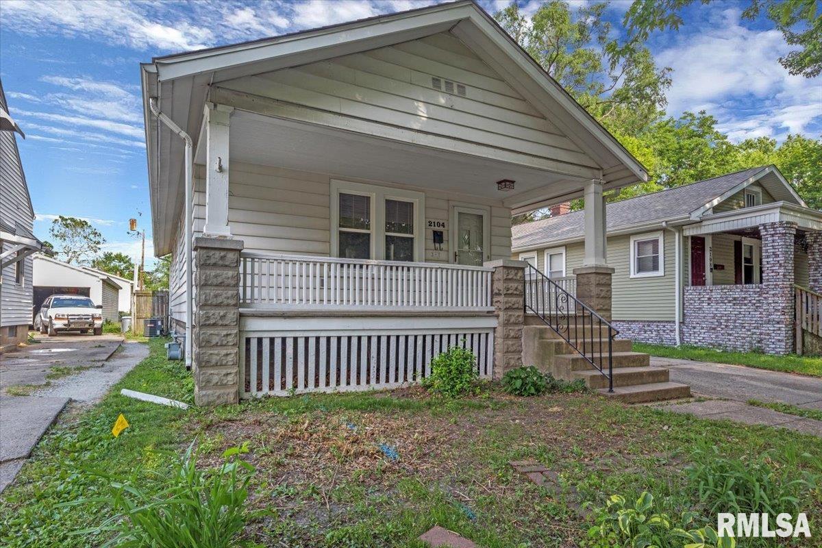 2104 South College Street Springfield, IL 62704 - Photo 3 of 30