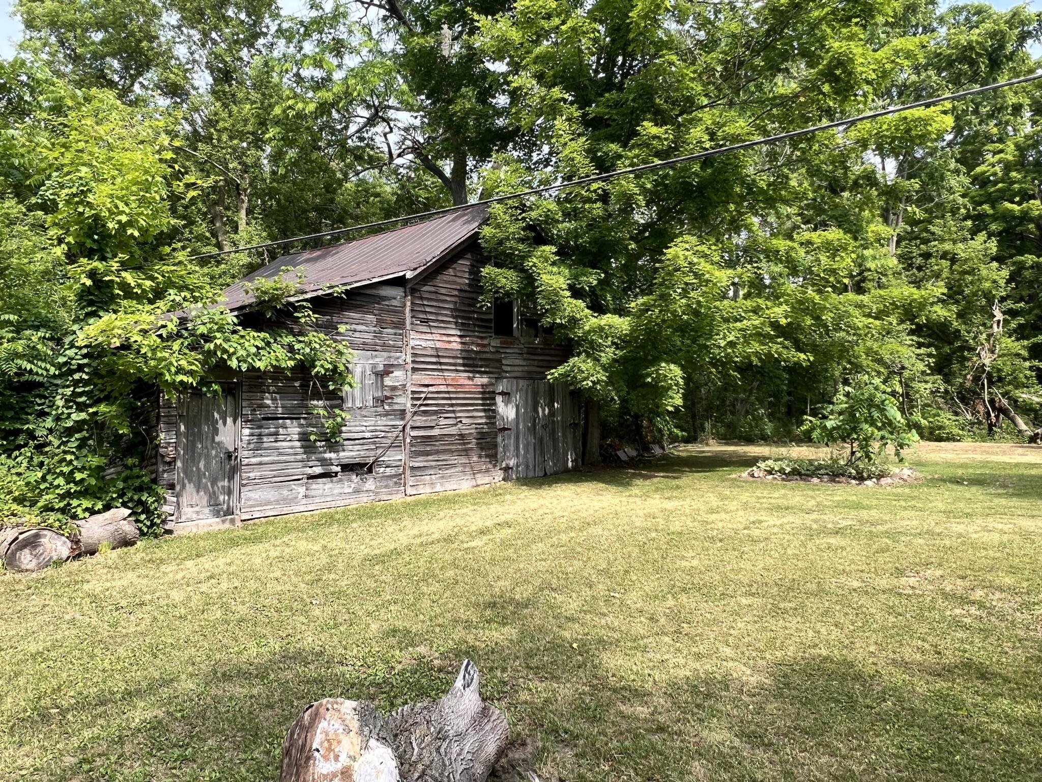 5560 Beecher Road Osseo, MI 49266 - Photo 31 of 34 5560 Beecher (29)