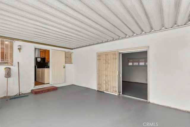 $699,999 | 957 West Myrrh Street, Compton, CA 90220