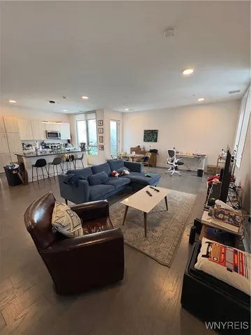 $2,750 | 1020 Elmwood Avenue, Unit 302, Buffalo, NY 14222