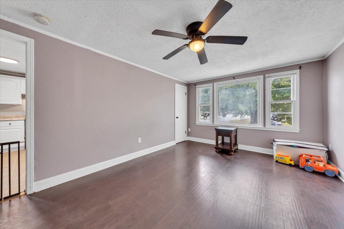 1383 Colonial Road Blue Ridge, VA 24064 - Photo 5 of 17 05-MIB03073