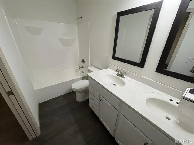 $389,900 | 25156 Woodridge Drive, Warrenton, MO 63383