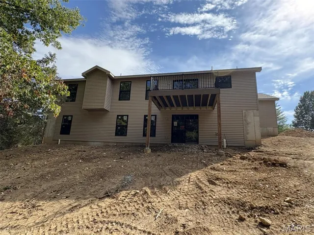 $389,900 | 25156 Woodridge Drive, Warrenton, MO 63383