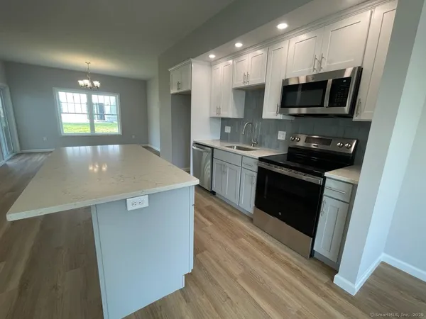 $585,000 | 73 Belvedere (osprey Ii) Drive, Tolland, CT 06084