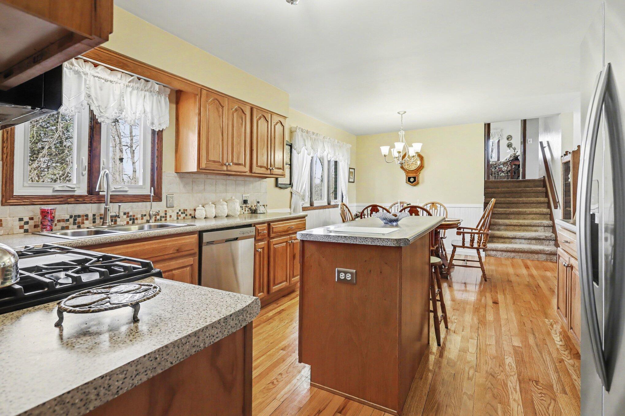 8759 15 1/2 Mile Road Marshall, MI 49068 - Photo 7 of 39 015_file_3045