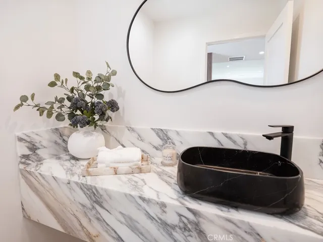 $2,180,000 | 2187 Meyer Place, Costa Mesa, CA 92627