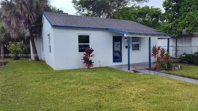 $1,990 | 849 West 2nd Street, Unit A, Riviera Beach, FL 33404