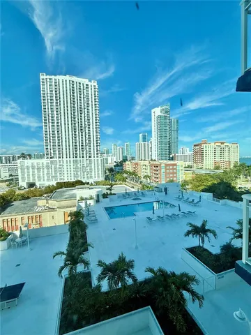 $2,900 | 275 Northeast 18th Street, Unit 910, Miami, FL 33132