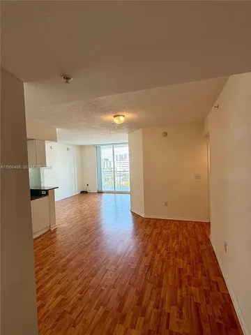 $2,900 | 275 Northeast 18th Street, Unit 910, Miami, FL 33132