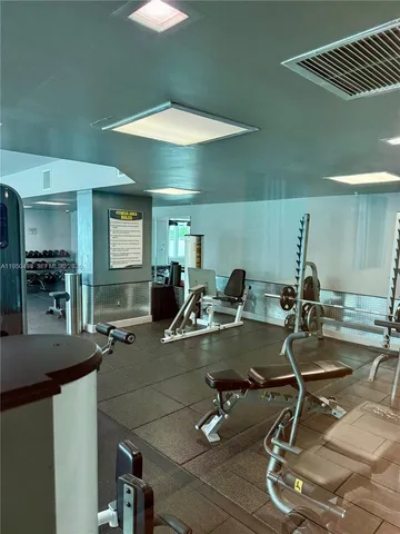 $2,900 | 275 Northeast 18th Street, Unit 910, Miami, FL 33132