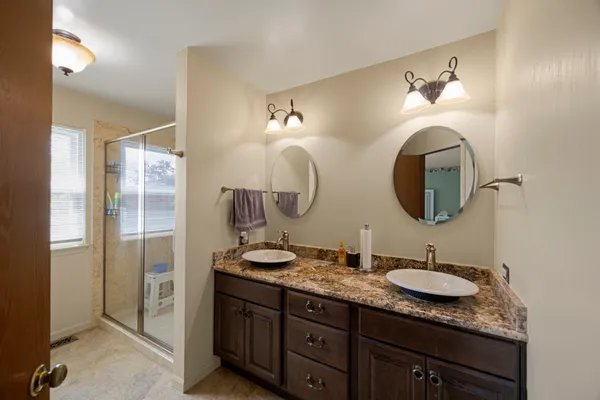 $437,999 | 17 Buchanan Lane, Streamwood, IL 60107