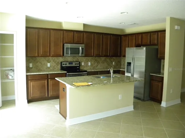 $2,975 | 7810 Tuscany Woods Drive, Tampa, FL 33647
