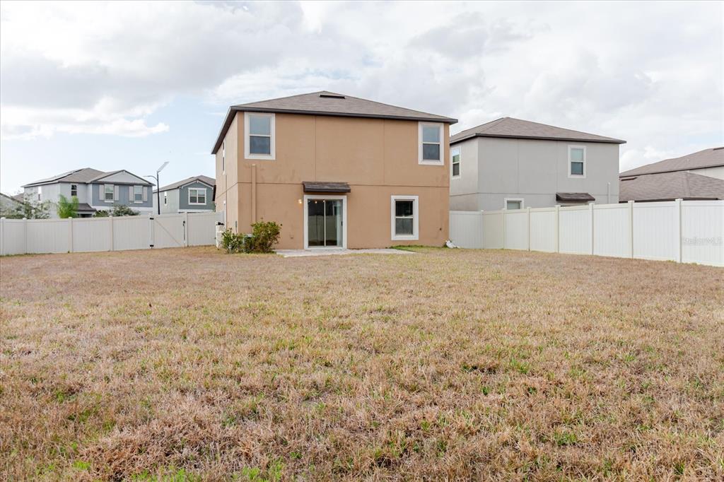 9411 Lemon Drop Loop Sun City Center, FL 33573 - Photo 36 of 41