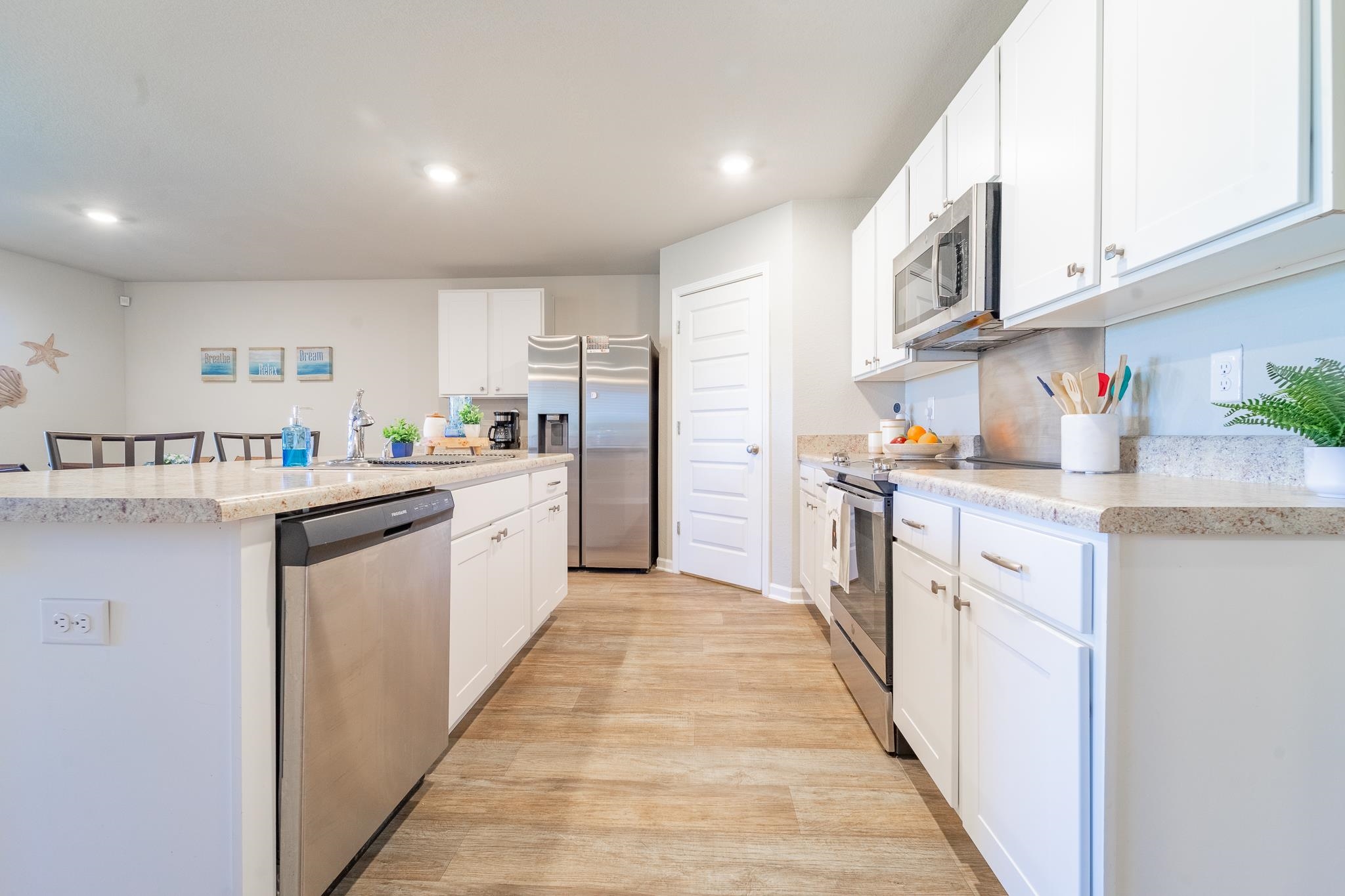 7449 Brompton Drive Foley, AL 36535 - Photo 9 of 27 Kitchen