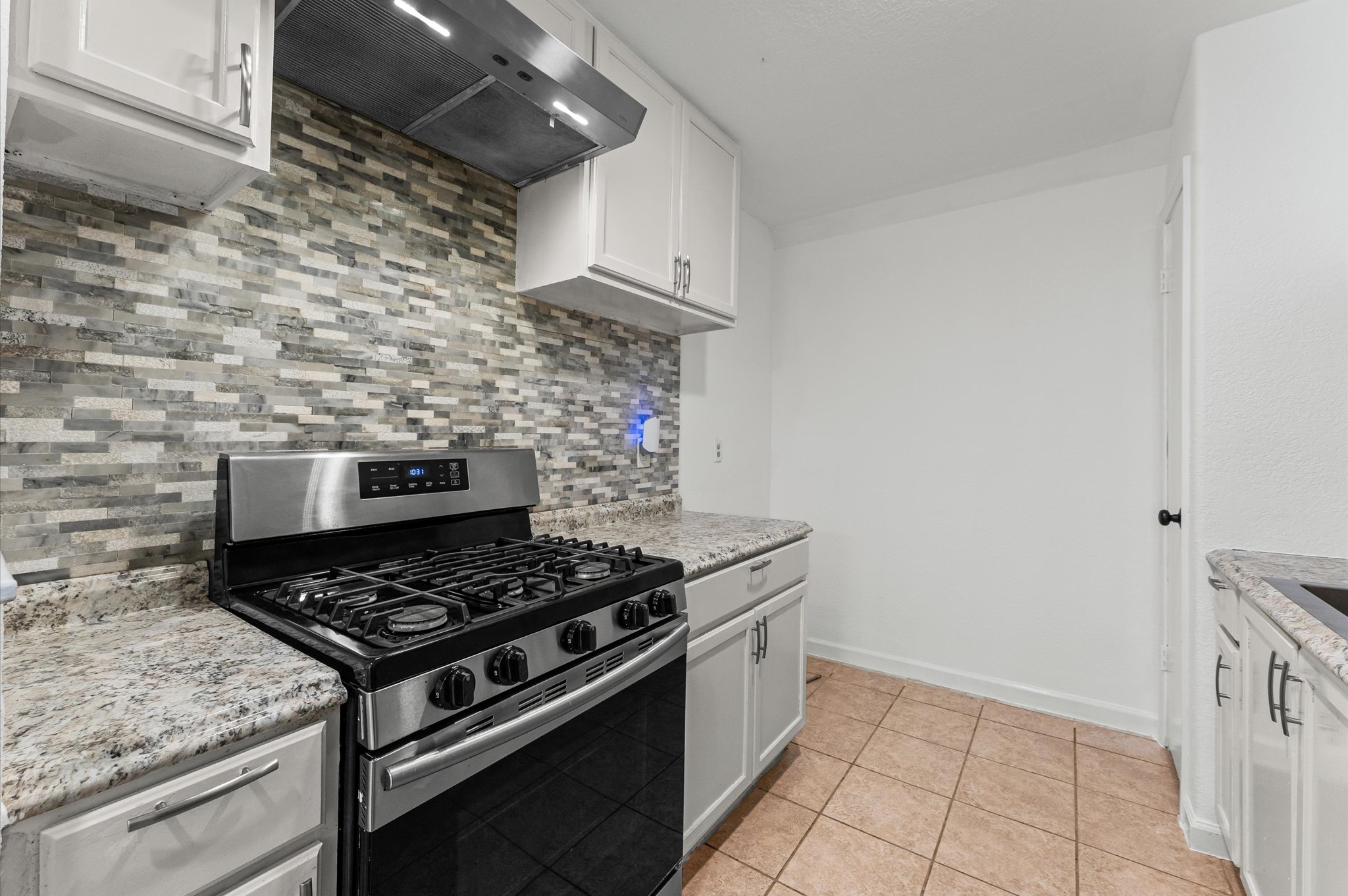 3831 Pintan Lane Houston, TX 77014 - Photo 6 of 24 Updated kitchen