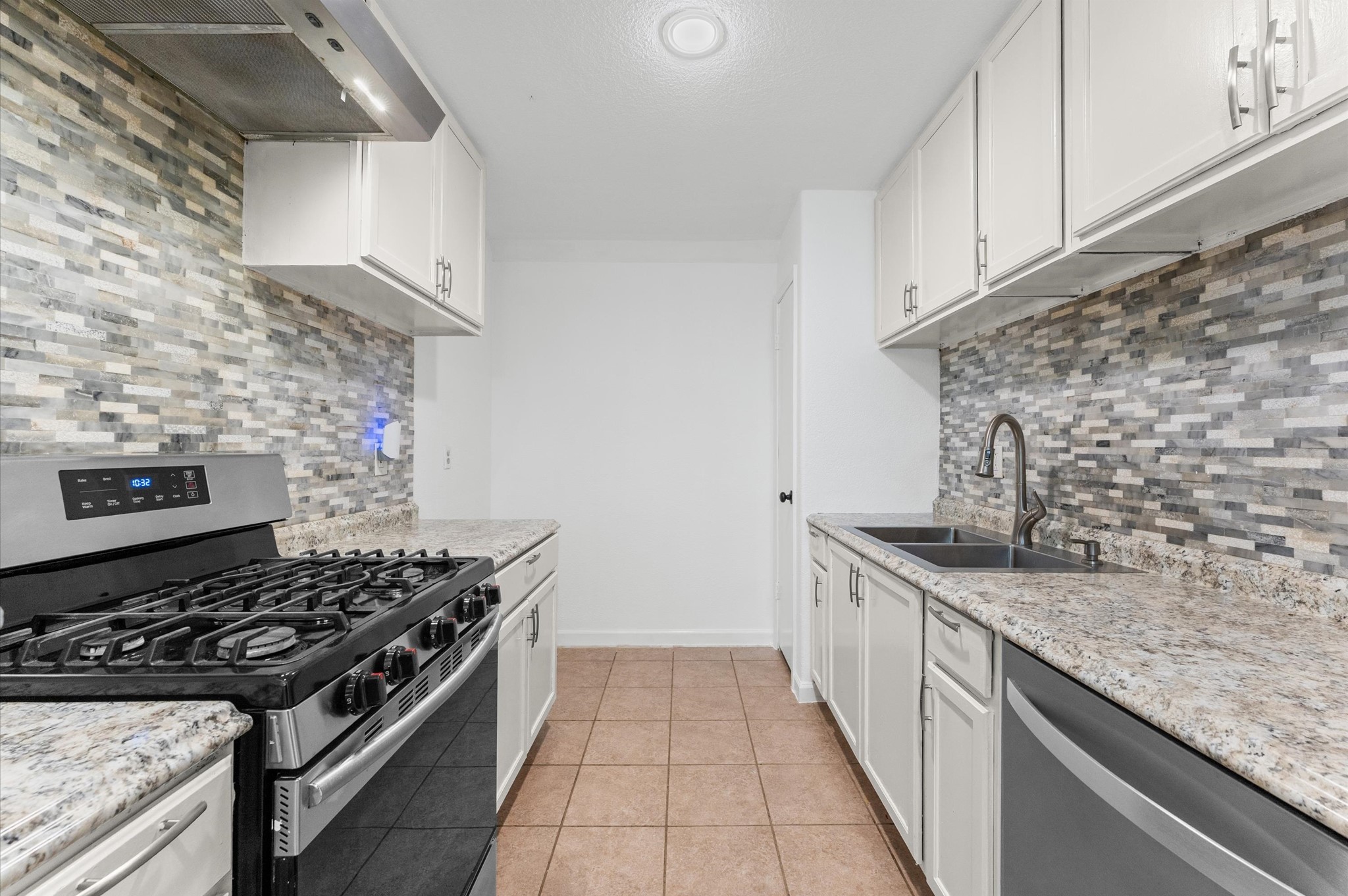 3831 Pintan Lane Houston, TX 77014 - Photo 8 of 24