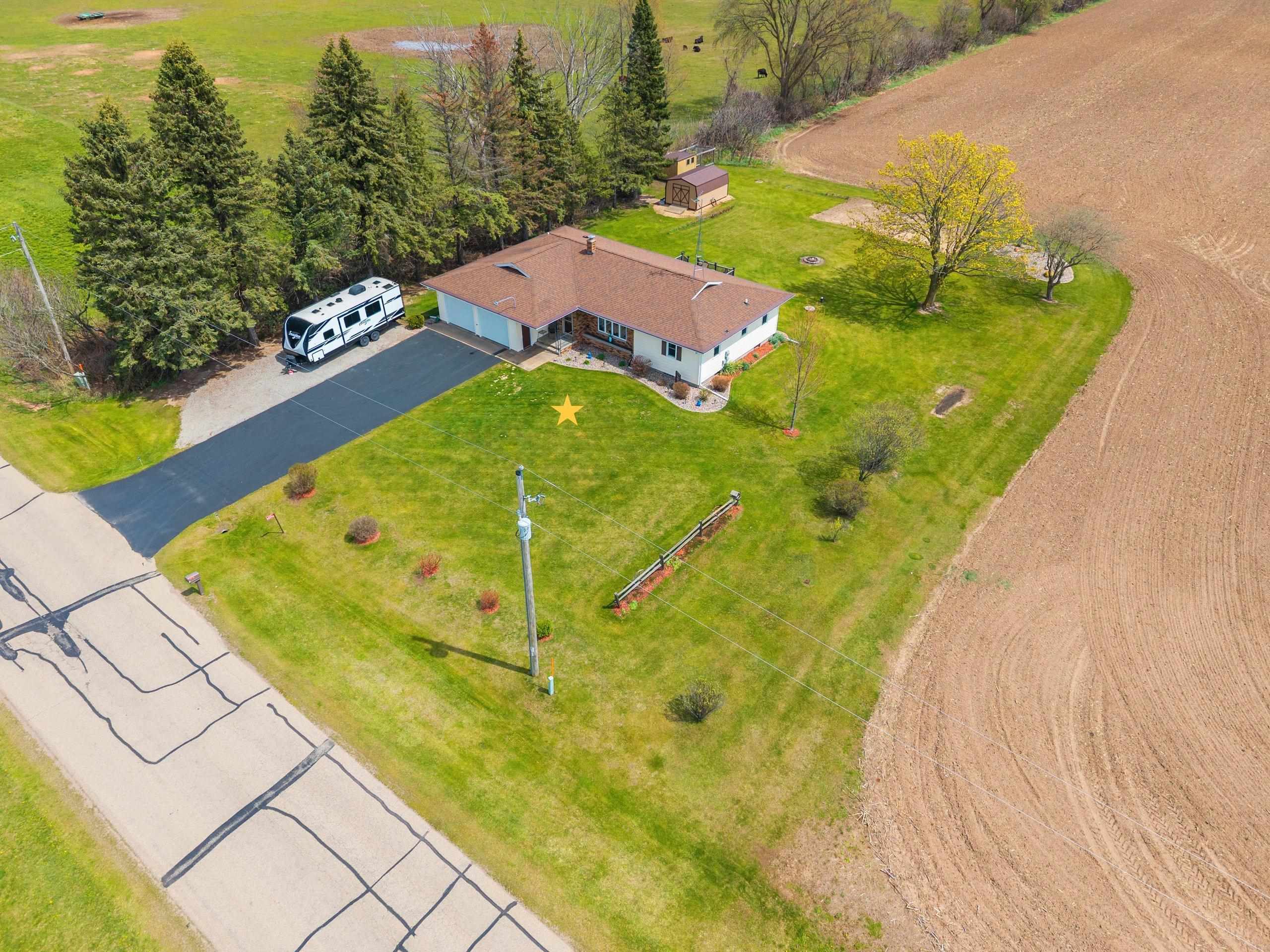 N5596 East Range Line Road Shawano, WI 54166 - Photo 14 of 46