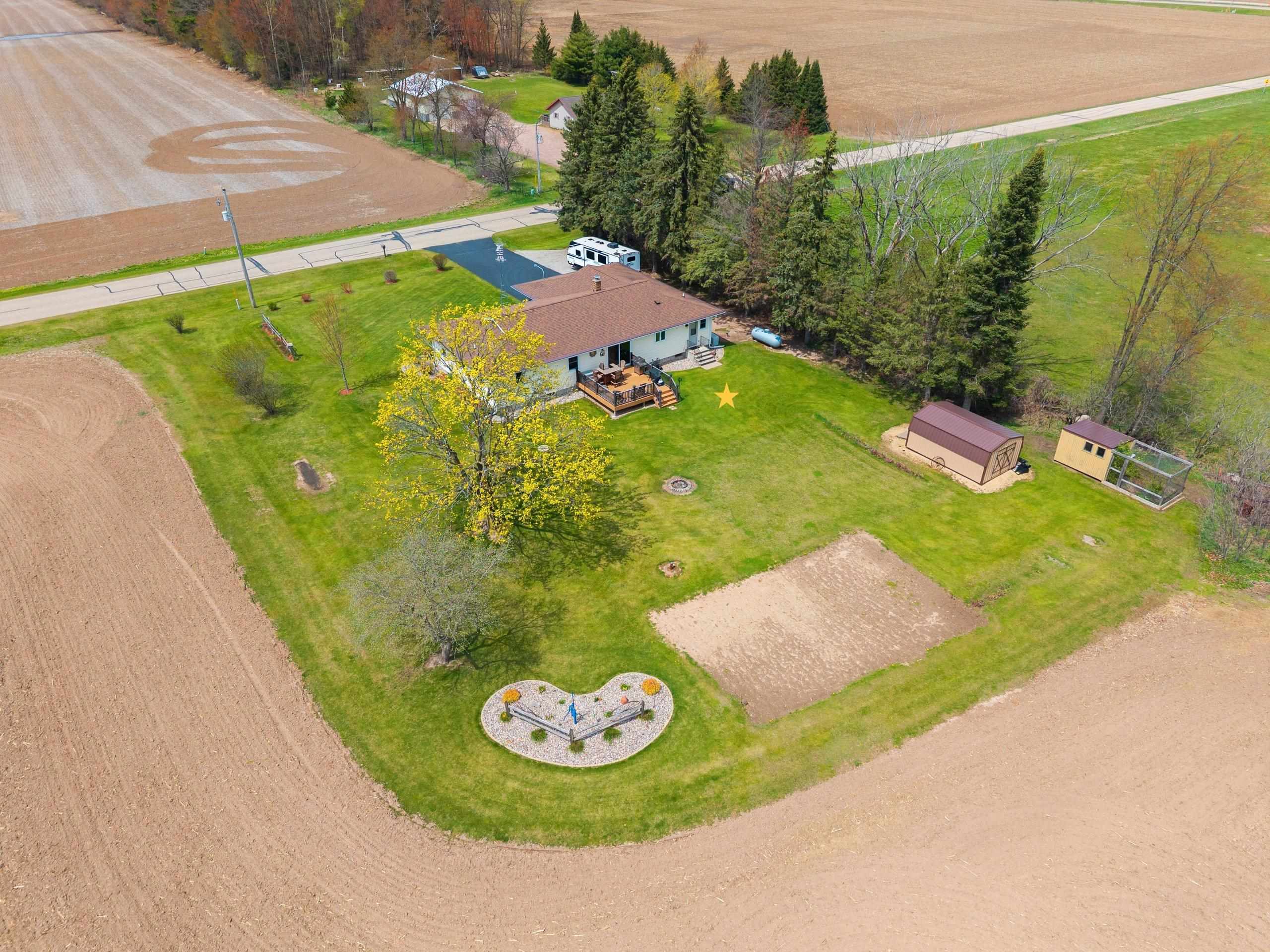 N5596 East Range Line Road Shawano, WI 54166 - Photo 15 of 46