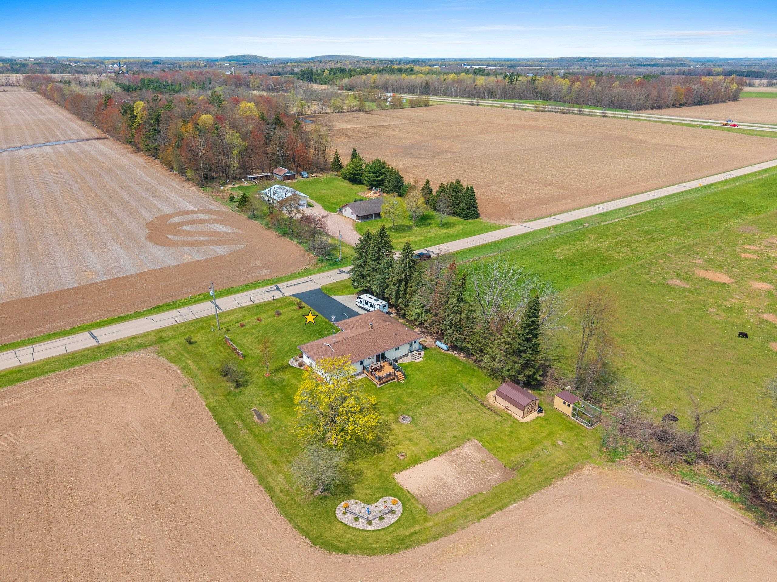 N5596 East Range Line Road Shawano, WI 54166 - Photo 16 of 46