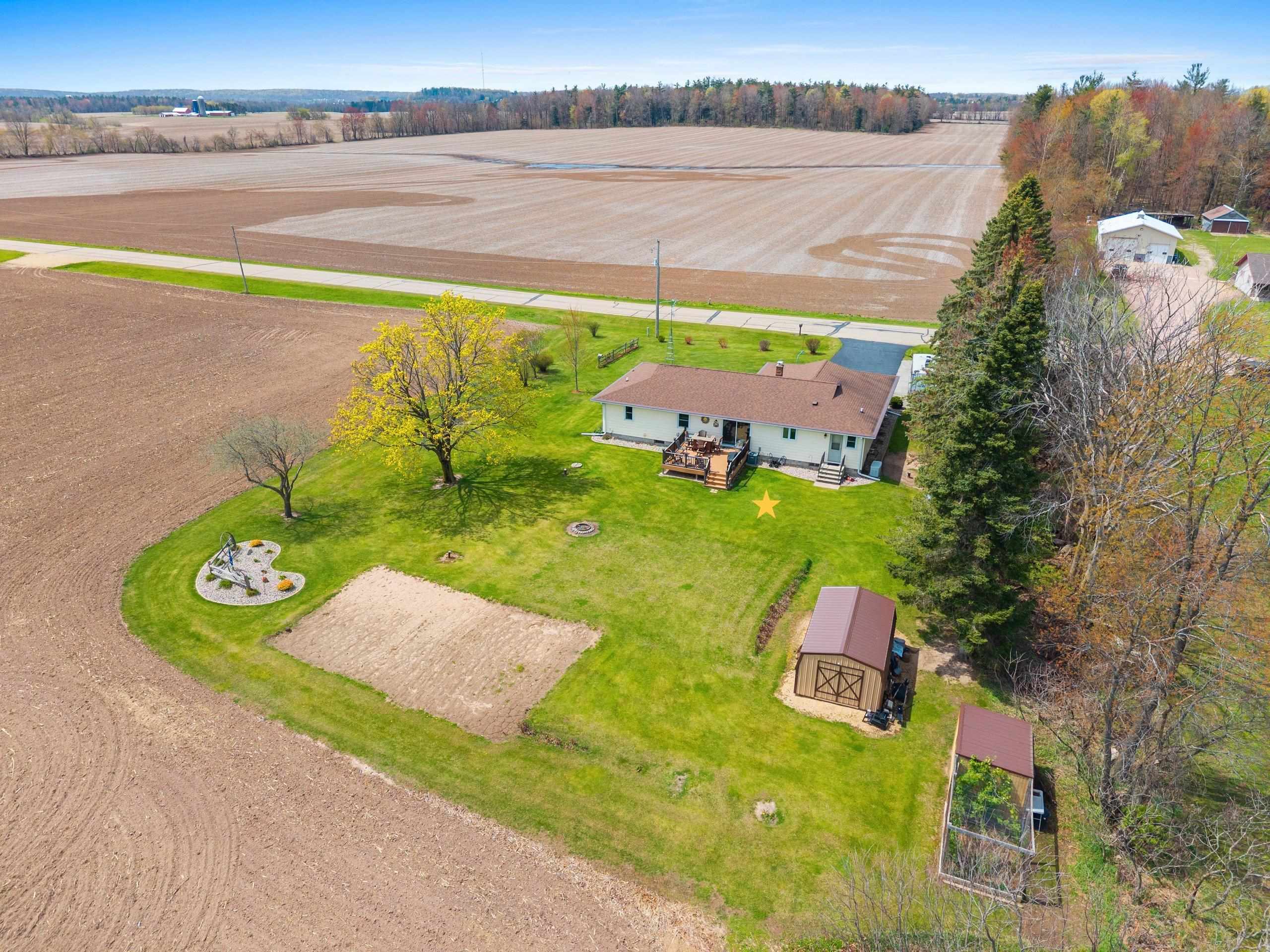 N5596 East Range Line Road Shawano, WI 54166 - Photo 17 of 46