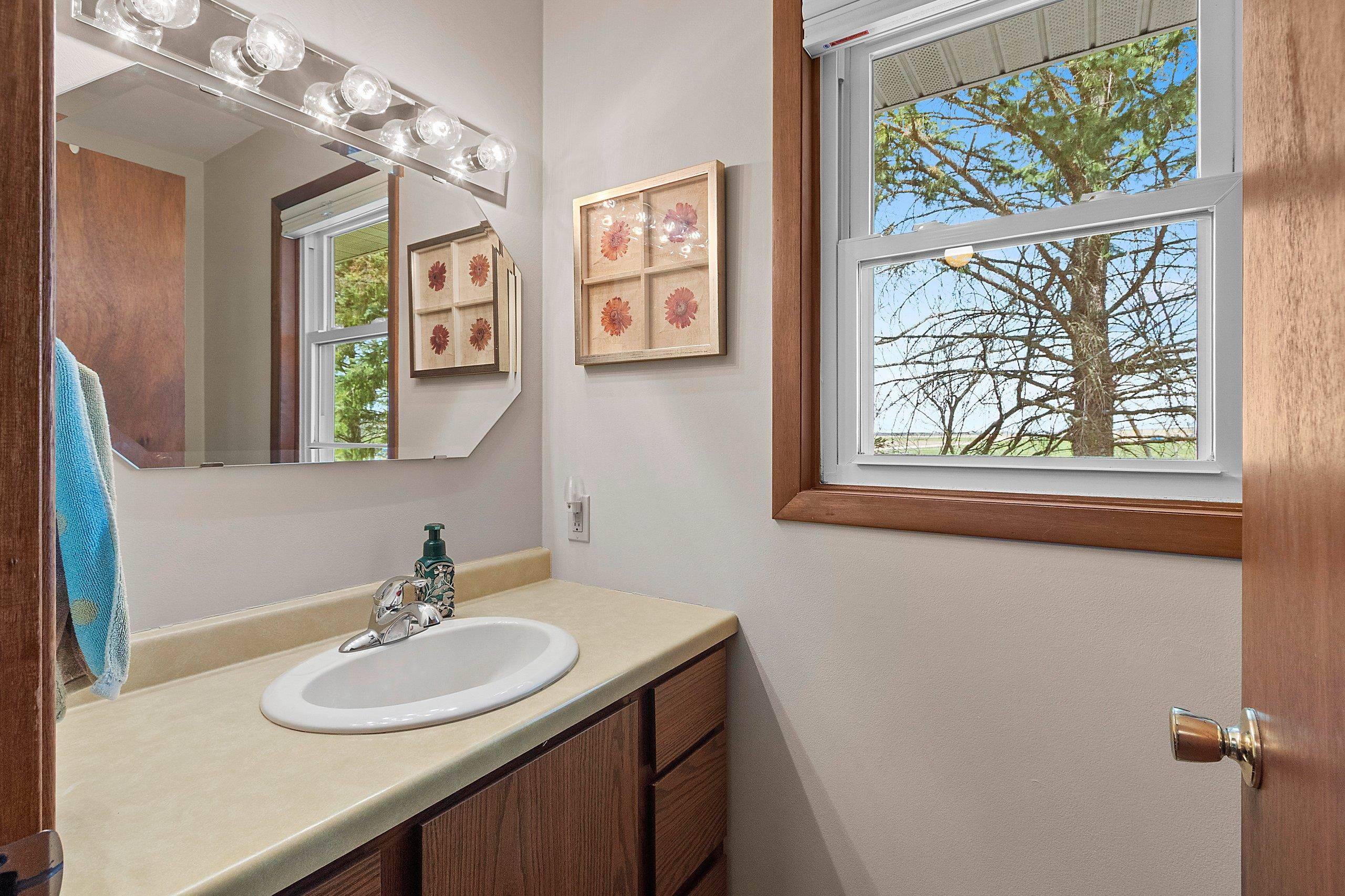 N5596 East Range Line Road Shawano, WI 54166 - Photo 31 of 46