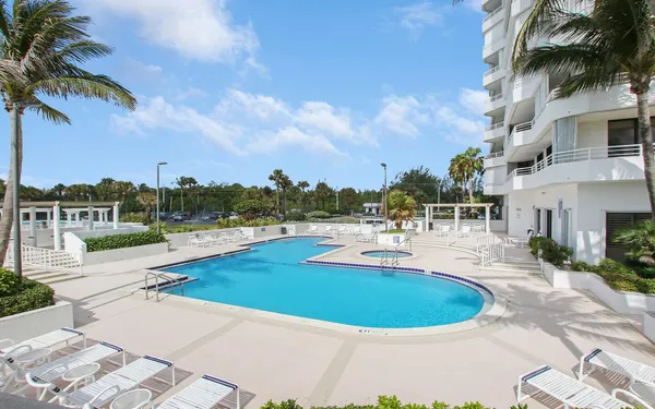 $3,000 | 9950 South Ocean Drive, Unit 301, Jensen Beach, FL 34957