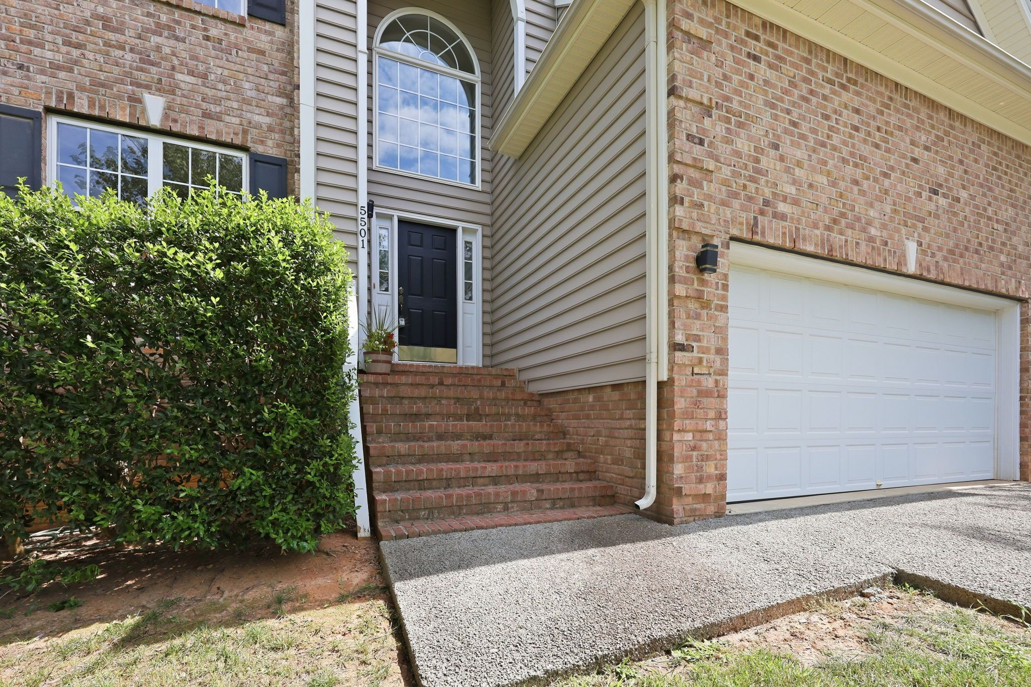 5501 Southern Cross Avenue Raleigh, NC 27606 - Photo 3 of 34 29-web-or-mls-IMG_0013.jpg