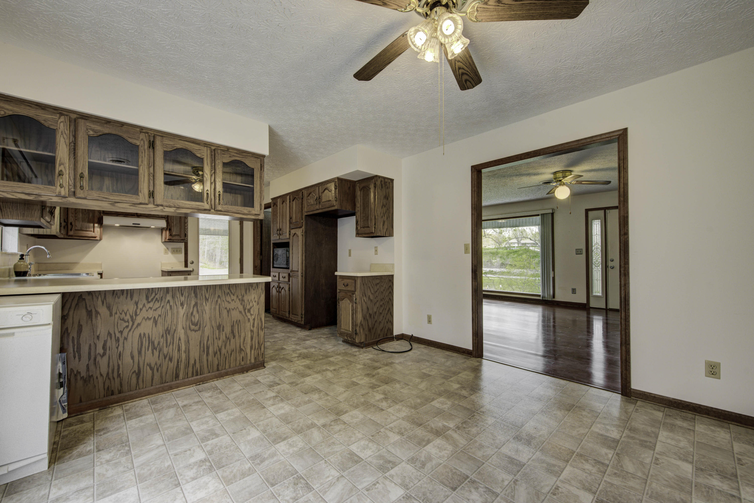 229 Marlow Road Clinton, TN 37716 - Photo 8 of 40 8