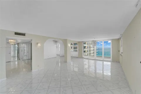 $849,000 | 1920 South Ocean Drive, Unit 16B, Hallandale Beach, FL 33009